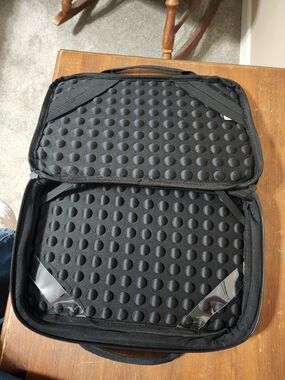 Black Men’s Padded Tech Organizer Bag